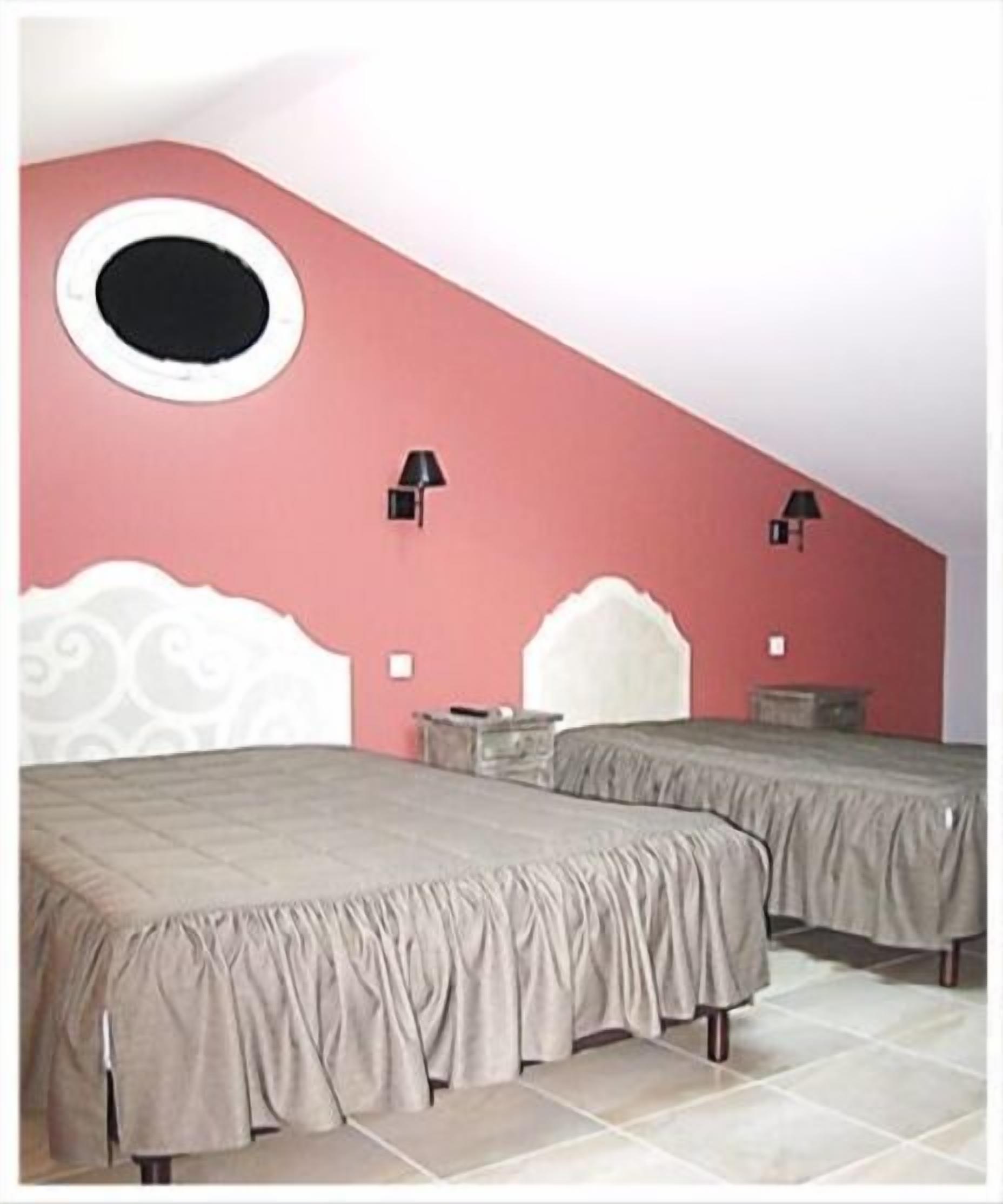 select comfort beds, minibar, in-room safe, individually decorated