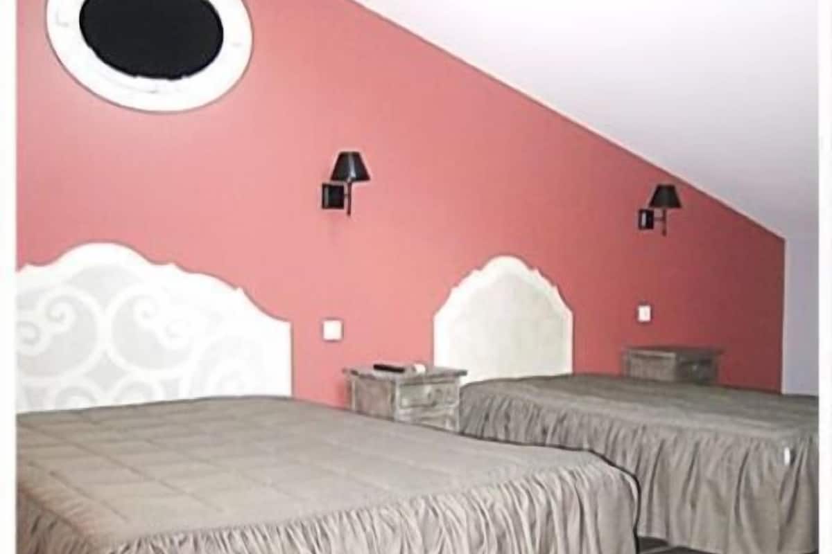 select comfort beds, minibar, in-room safe, individually decorated