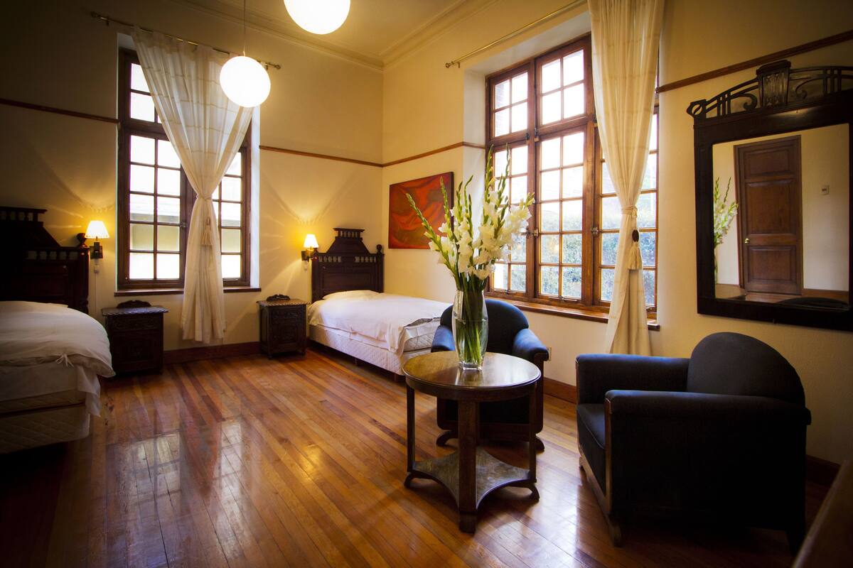 Couette en duvet d'oie, surmatelas, coffres-forts dans les chambres