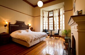 Down duvets, pillow-top beds, in-room safe, desk - Hotel Boutique El Consulado (La Paz)