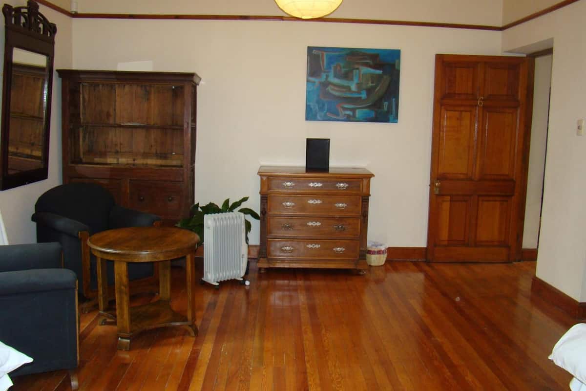 32-inch flat-screen tv with cable channels, tv