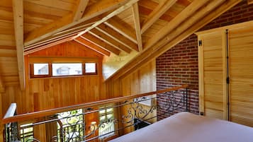 Swan Suite | 1 bedroom, bed sheets