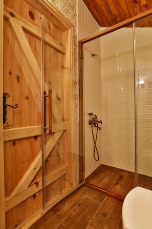 Bungalow with Balcony-Luna | Bathroom