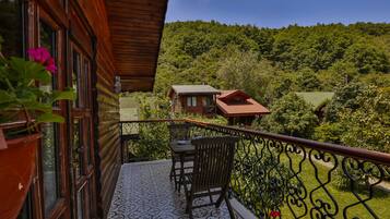 Bungalow with Balcony-Luna | Bed sheets