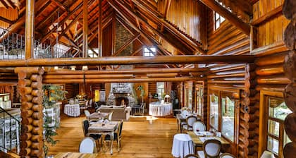 Tranquilla River Lodge - Adults Only