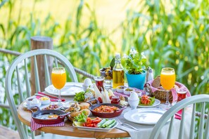 Breakfast meal