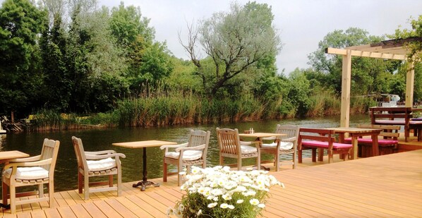 Frokost og middag serveres, middelhavsretter