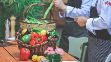 아침 식사 및 저녁 식사 제공, 지중해 요리
