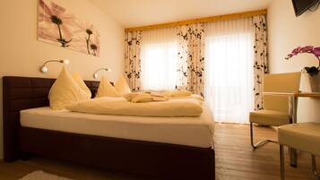 Comfort Double Room, Private Bathroom | 1 bedroom, premium bedding, individually decorated