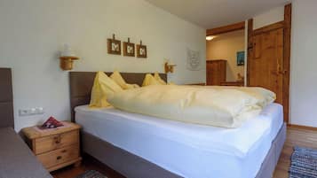 Comfort-Doppelzimmer, eigenes Bad | Hochwertige Bettwaren, individuell dekoriert, individuell eingerichtet