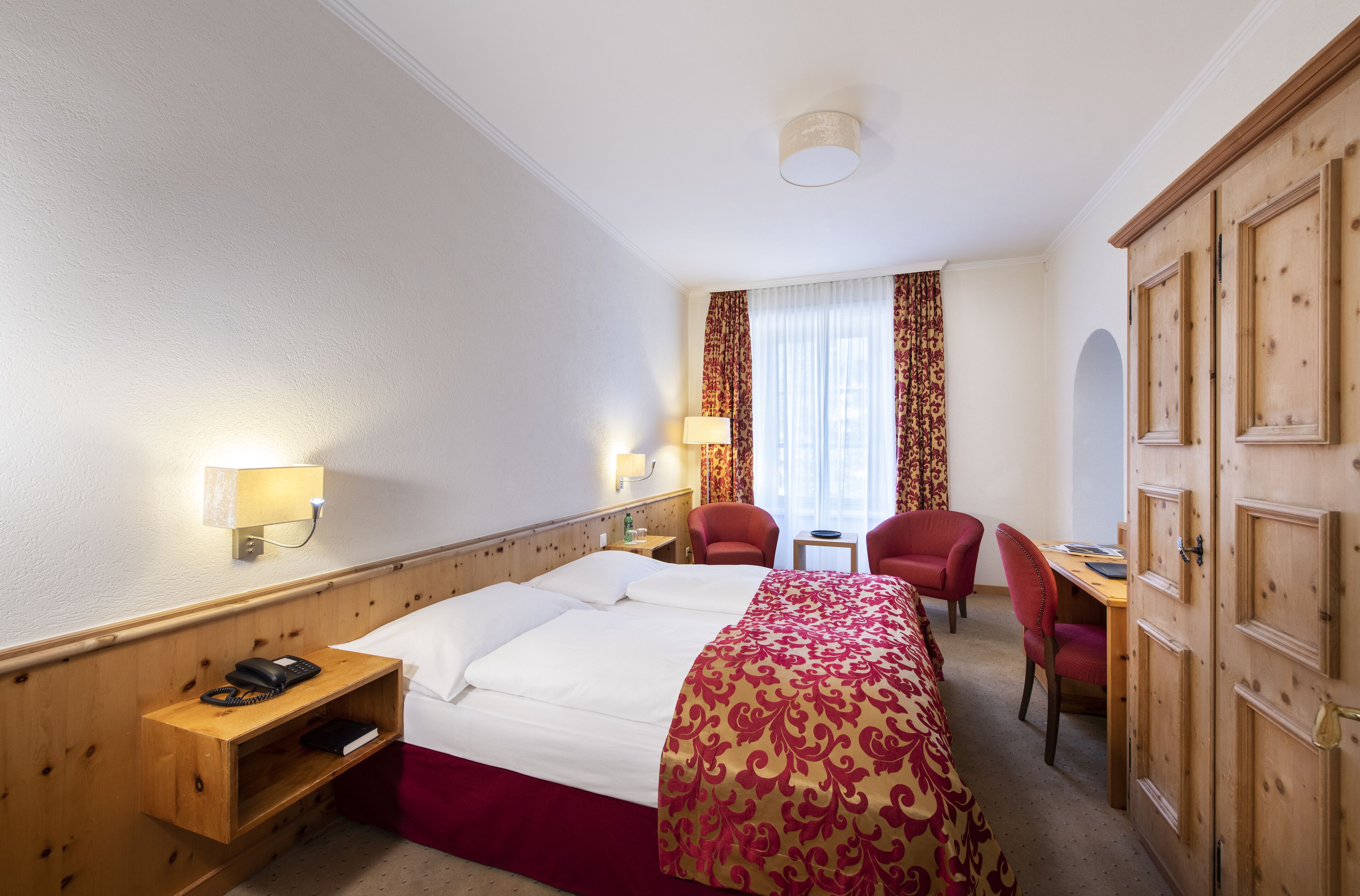 comfort double room, 1 double bed | premium bedding, minibar, in-room safe, desk