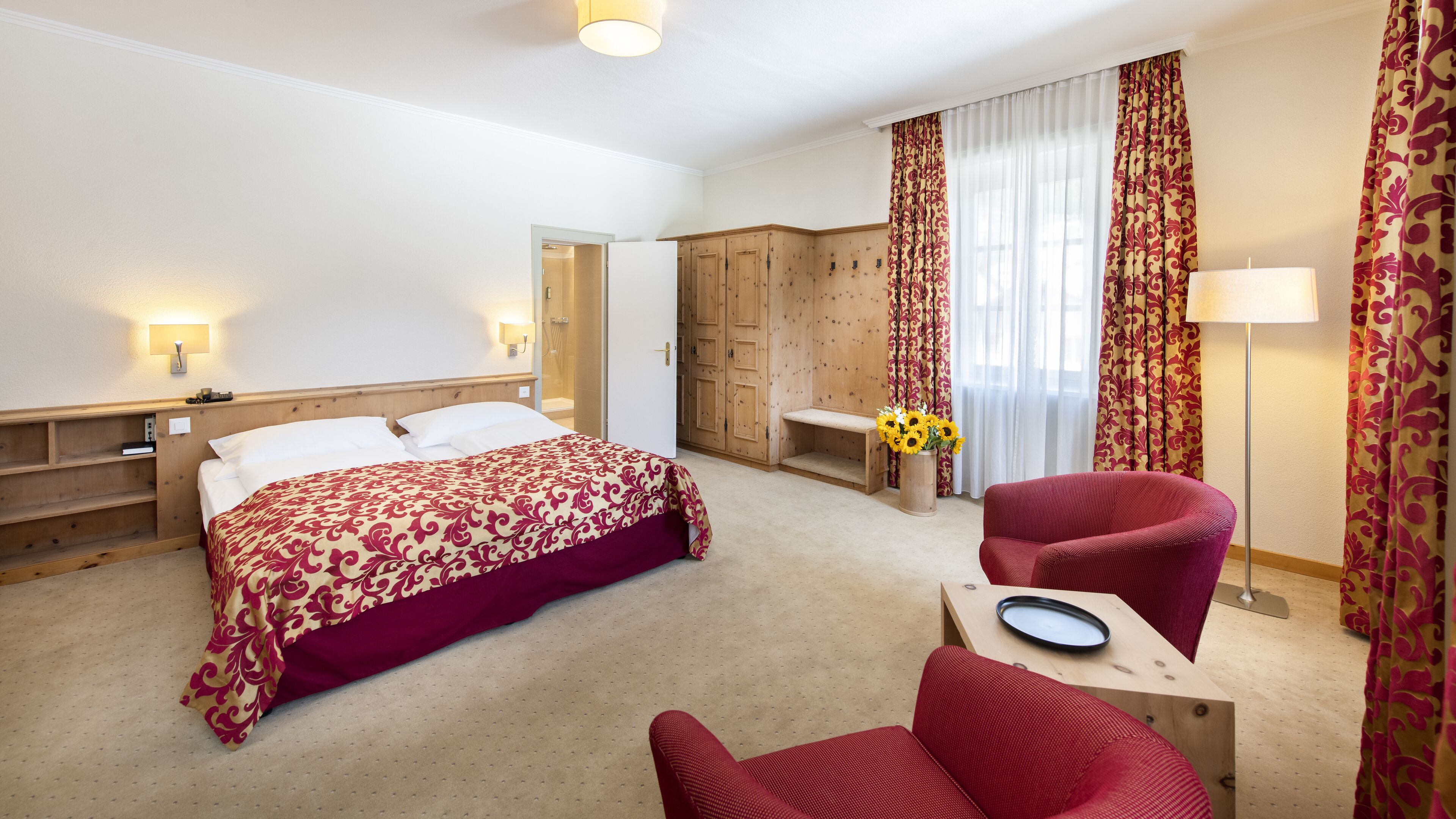 superior double room, 1 double bed | premium bedding, minibar, in-room safe, desk