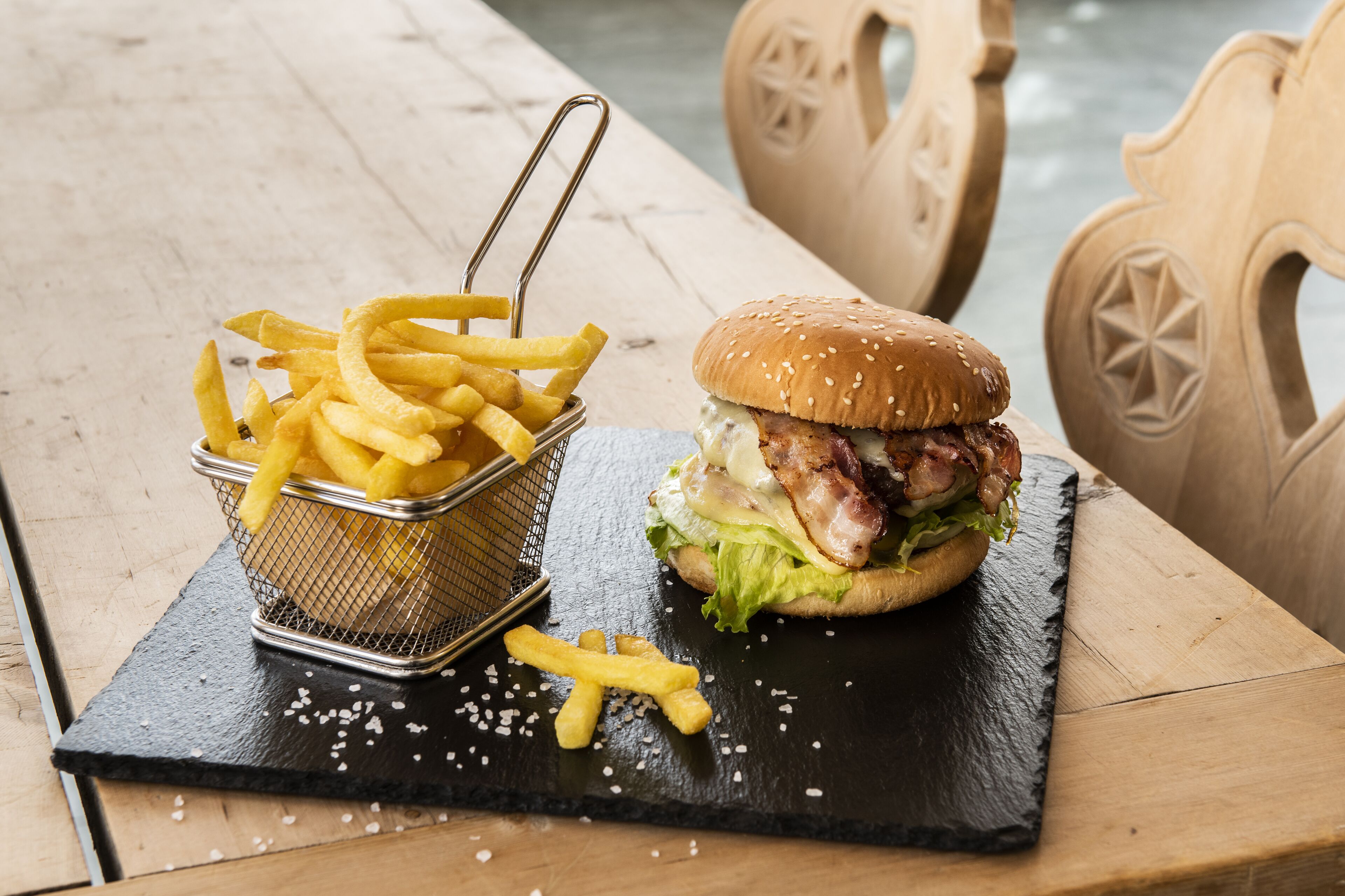 2 restaurants, breakfast, lunch, dinner served; local cuisine