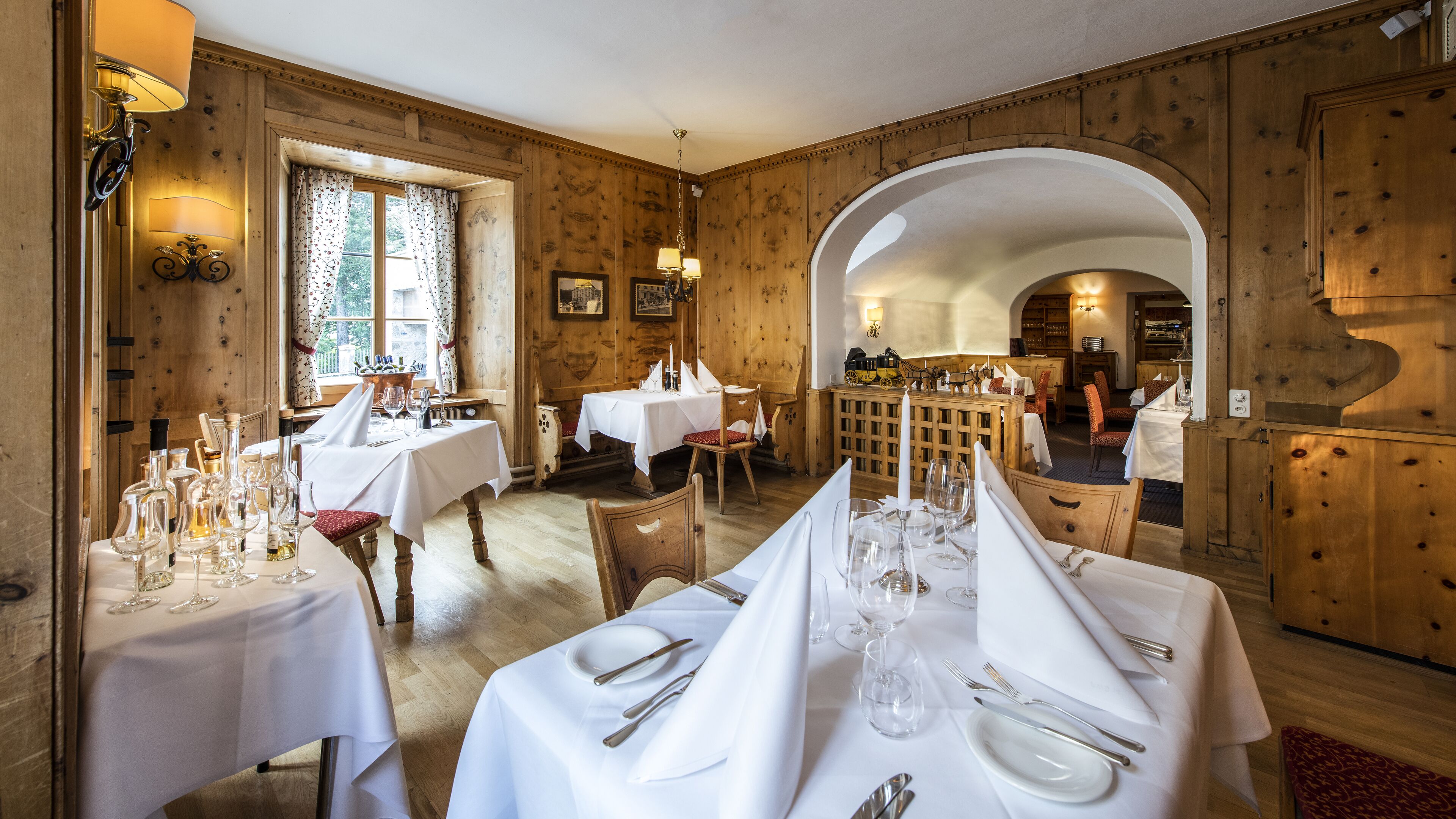 2 restaurants, breakfast, lunch, dinner served; local cuisine