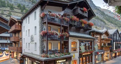 Alpine Lodge