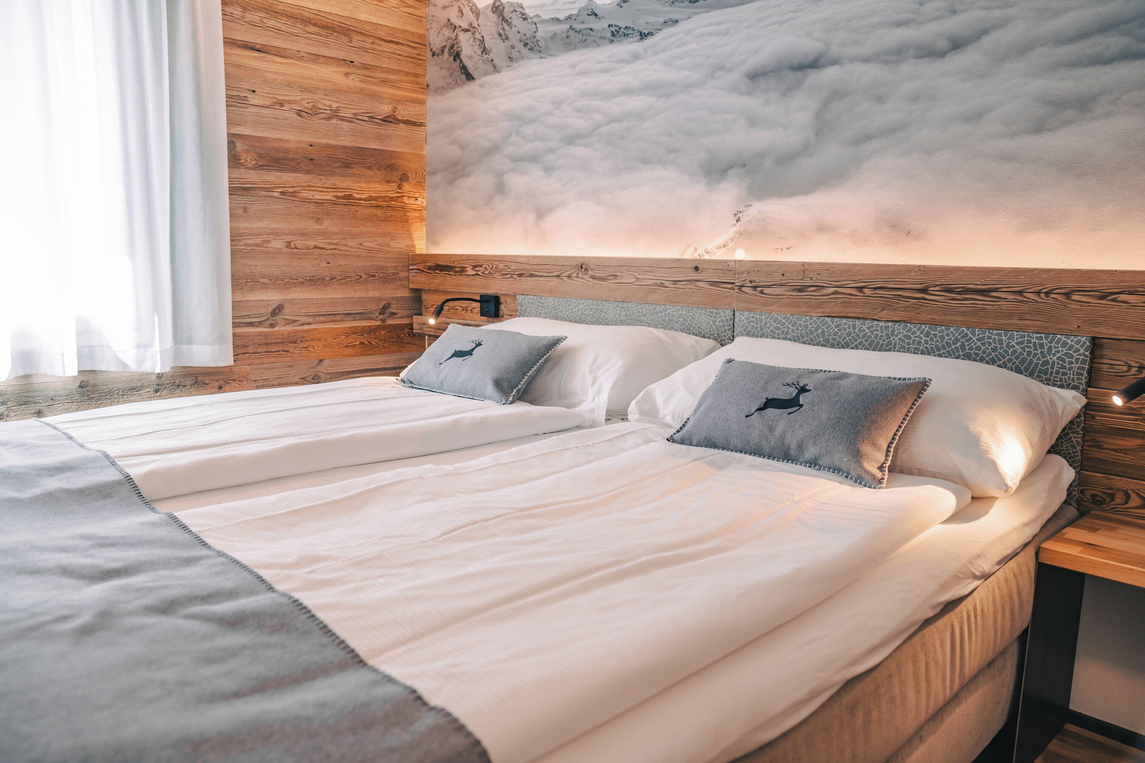 1 bedroom, premium bedding, in-room safe, desk