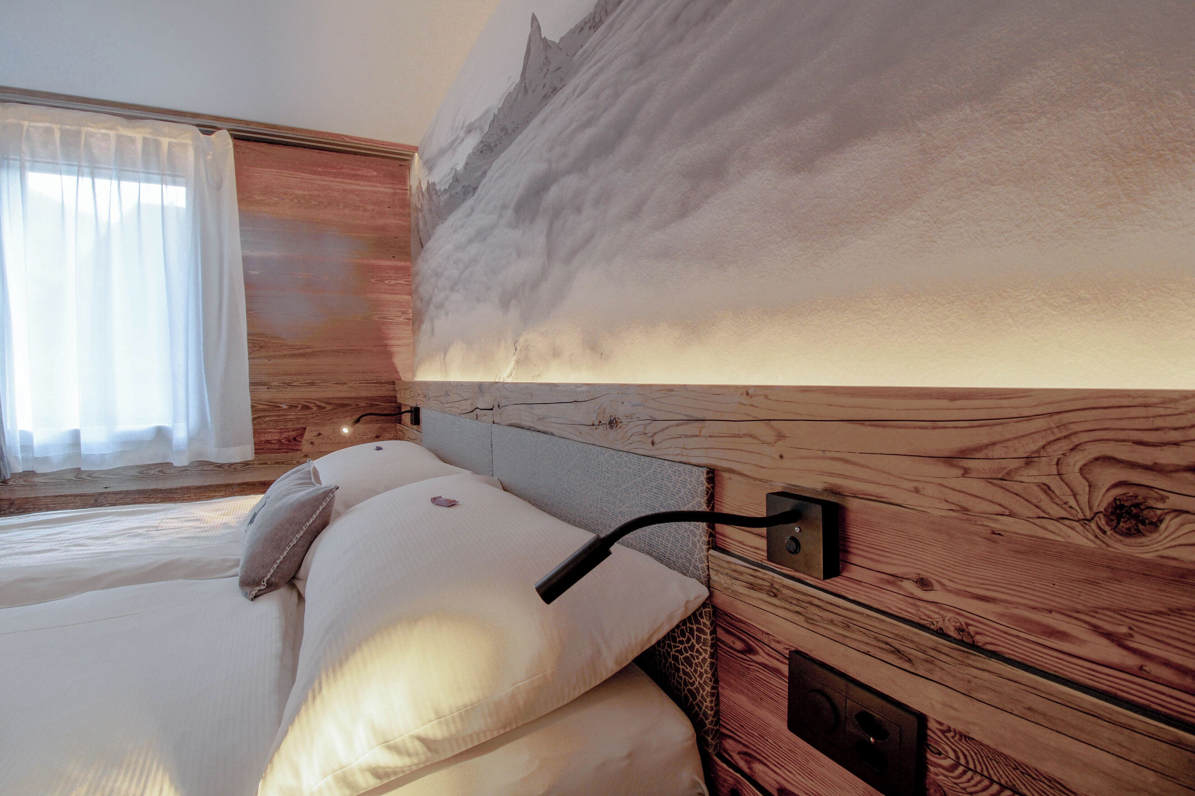 1 bedroom, premium bedding, in-room safe, desk