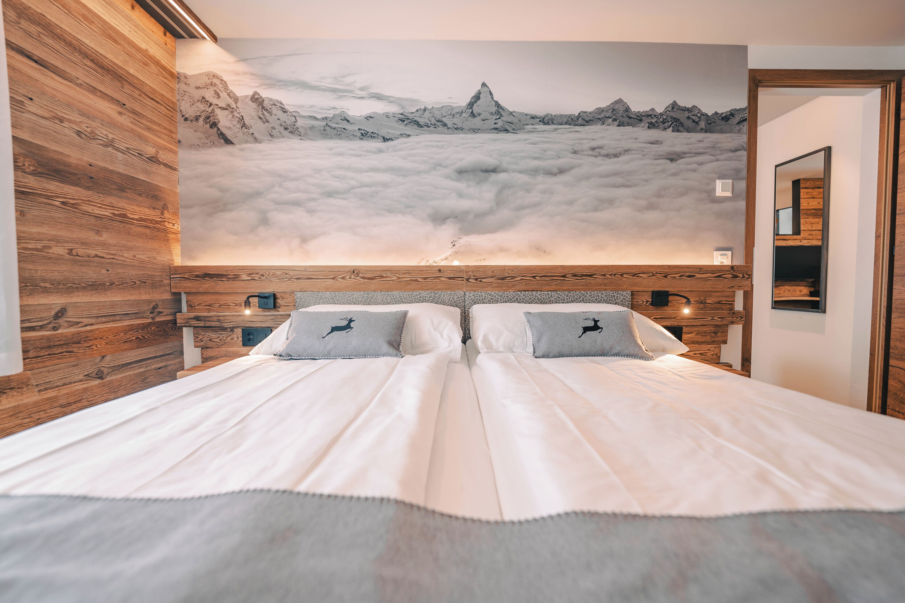 1 bedroom, premium bedding, in-room safe, desk