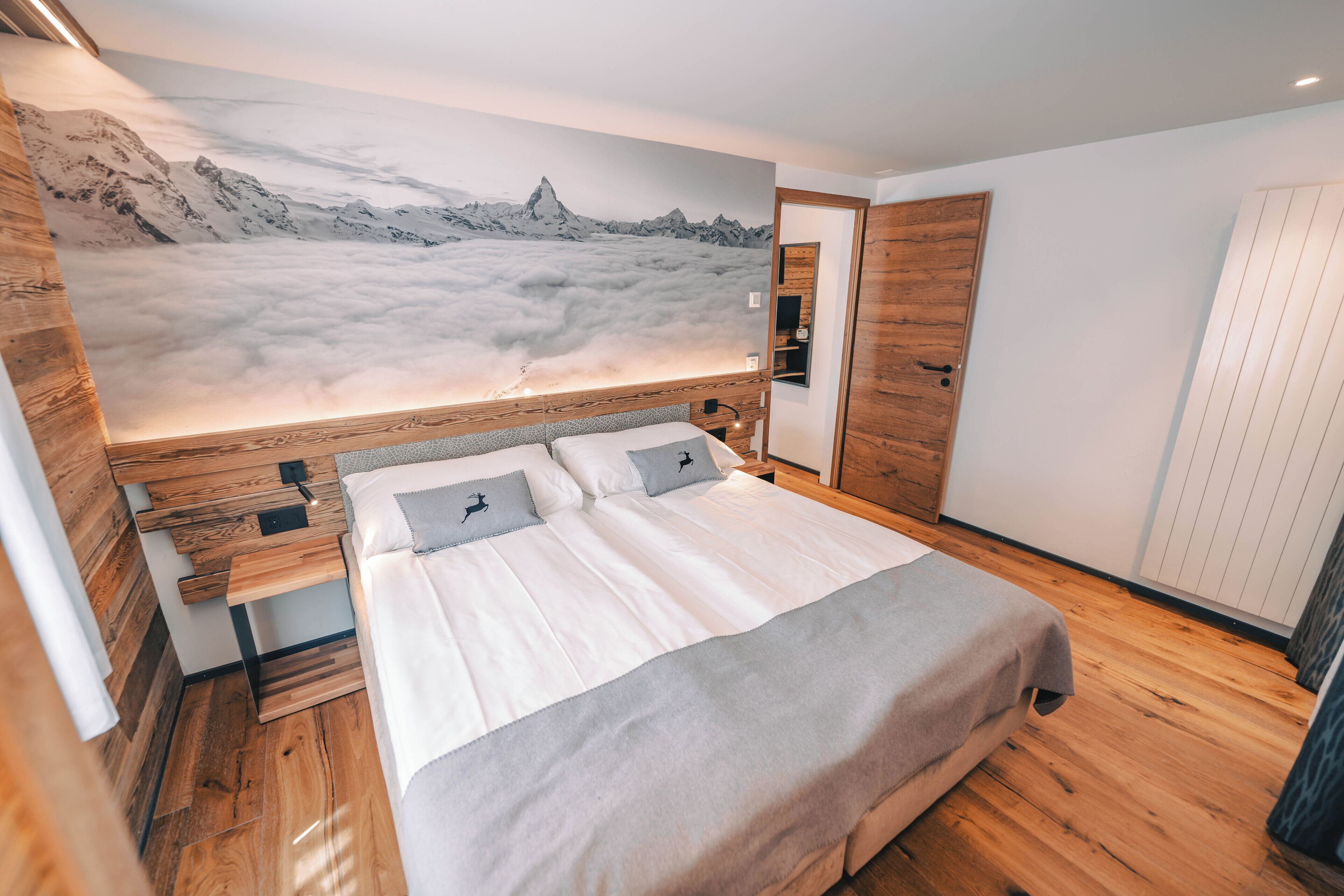 1 bedroom, premium bedding, in-room safe, desk