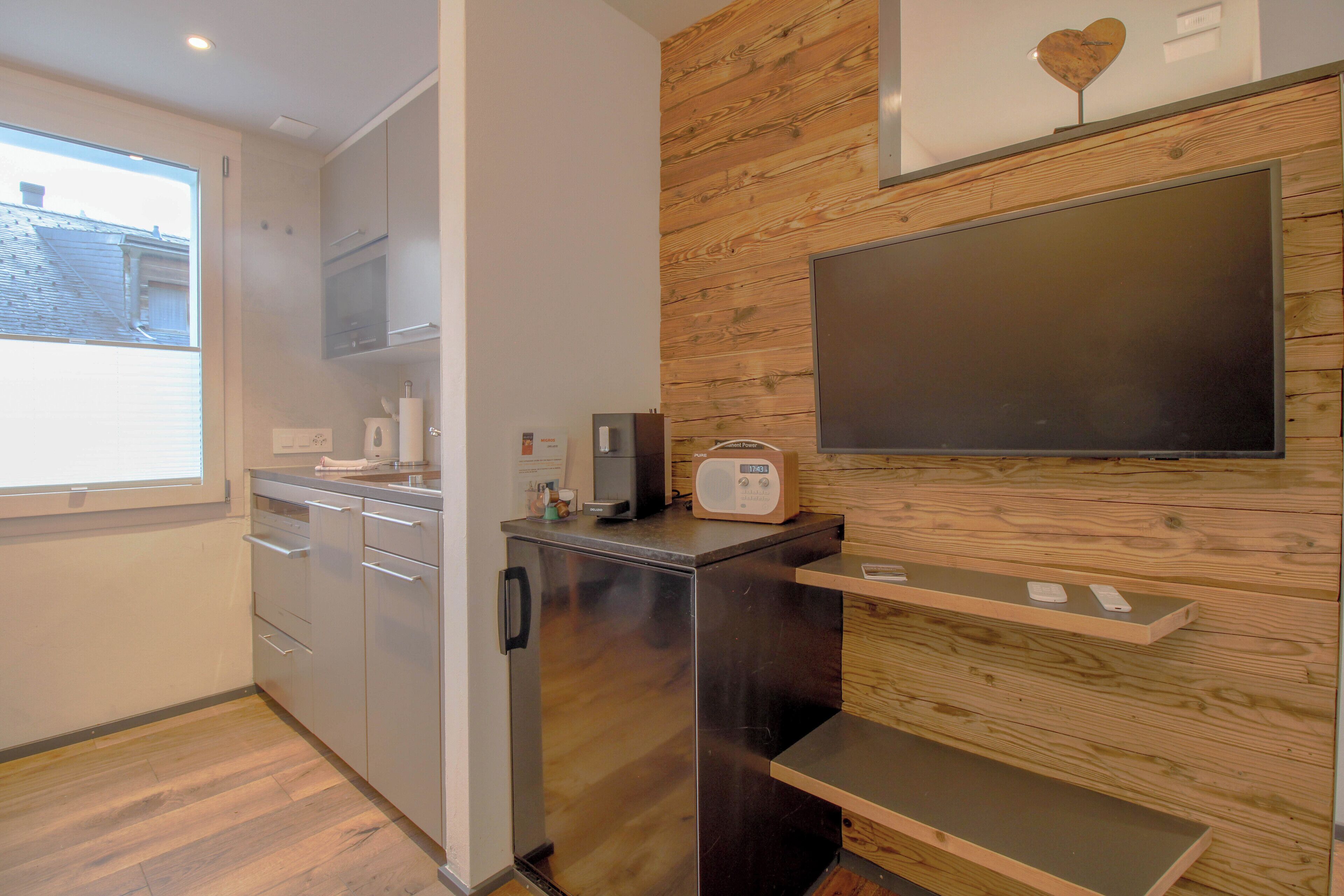 60-cm tv with cable channels, dvd player