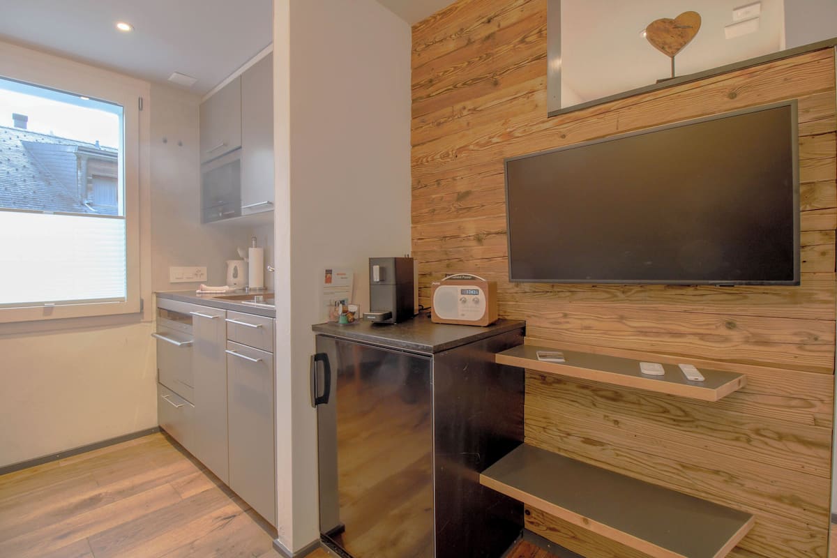 60-cm tv with cable channels, dvd player