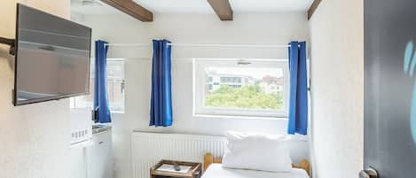 Basic Single Room | Individually decorated, individually furnished, WiFi, bed sheets