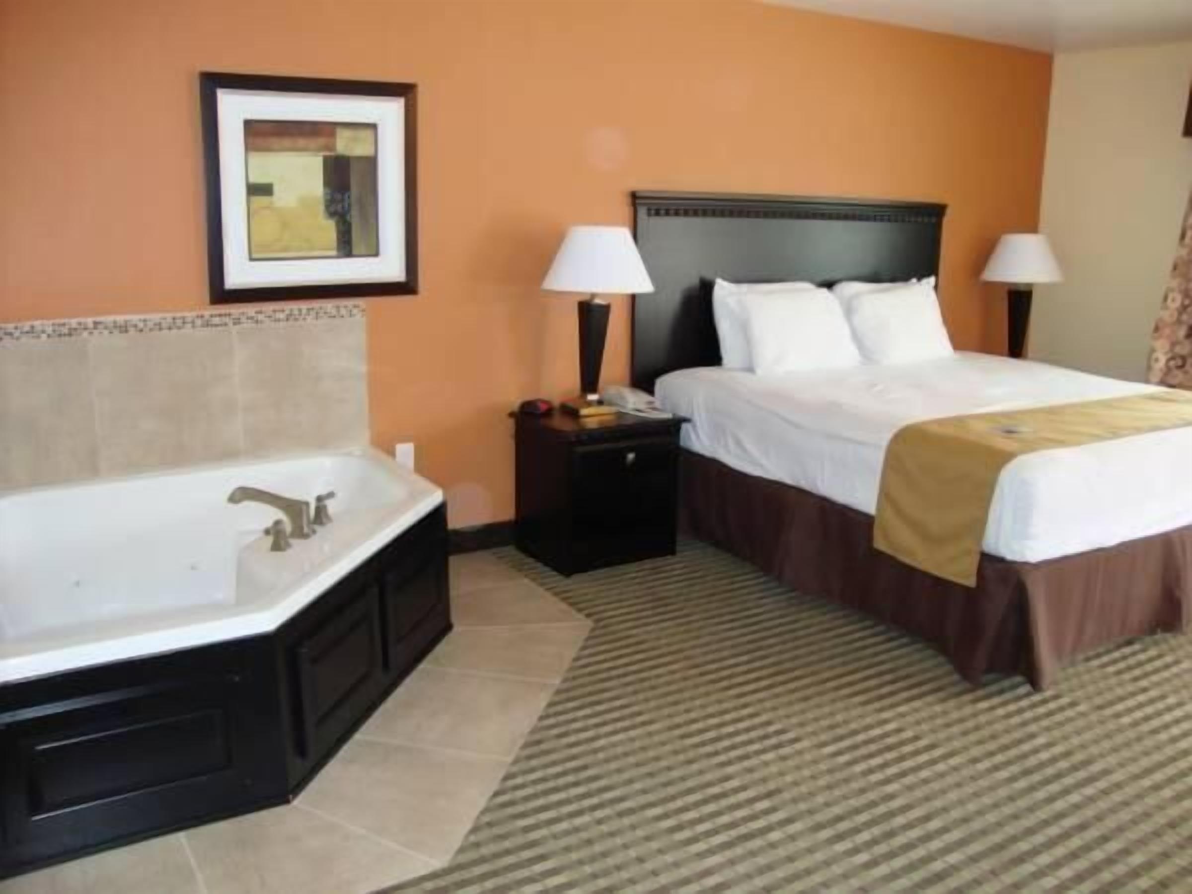 書桌、遮光布/窗簾、免費無線上網、床單