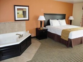 Desk, blackout drapes, free WiFi, bed sheets