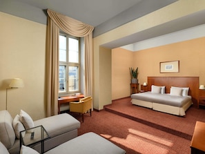 In-room safe, desk, laptop workspace, blackout drapes - Mercure Szekesfehervar Magyar Kiraly (Szekesfehervar)