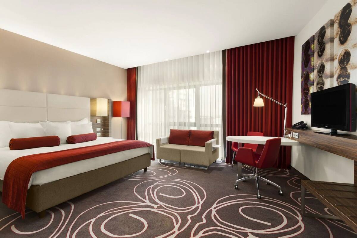 Minibar, in-room safe, desk, soundproofing