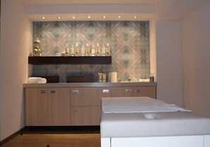 Body treatments, facials, massage/treatment rooms