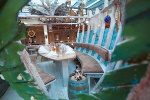 Terrace/patio - Europa-Park Erlebnis-Resort, Hotel Bell Rock (Rust)