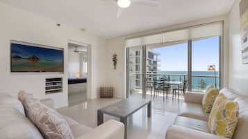 TV màn hình phẳng 42-inch có truyền hình kỹ thuật số, TV, đầu đĩa DVD