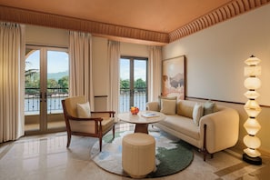Grand-Zimmer, Flussblick (Premium) | 1 Schlafzimmer, hochwertige Bettwaren, Zimmersafe, Schreibtisch