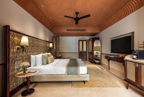 Premium bedding, in-room safe, desk, blackout curtains - Hari Ganga Niwas, Haridwar \- IHCL SeleQtions (Haridwar)