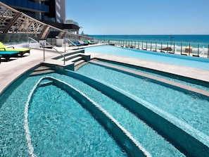 Indoor pool, outdoor pool - Peppers Soul Surfers Paradise (Surfers Paradise)
