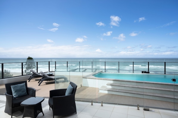 3 bedrooms, minibar, in-room safe, iron/ironing board