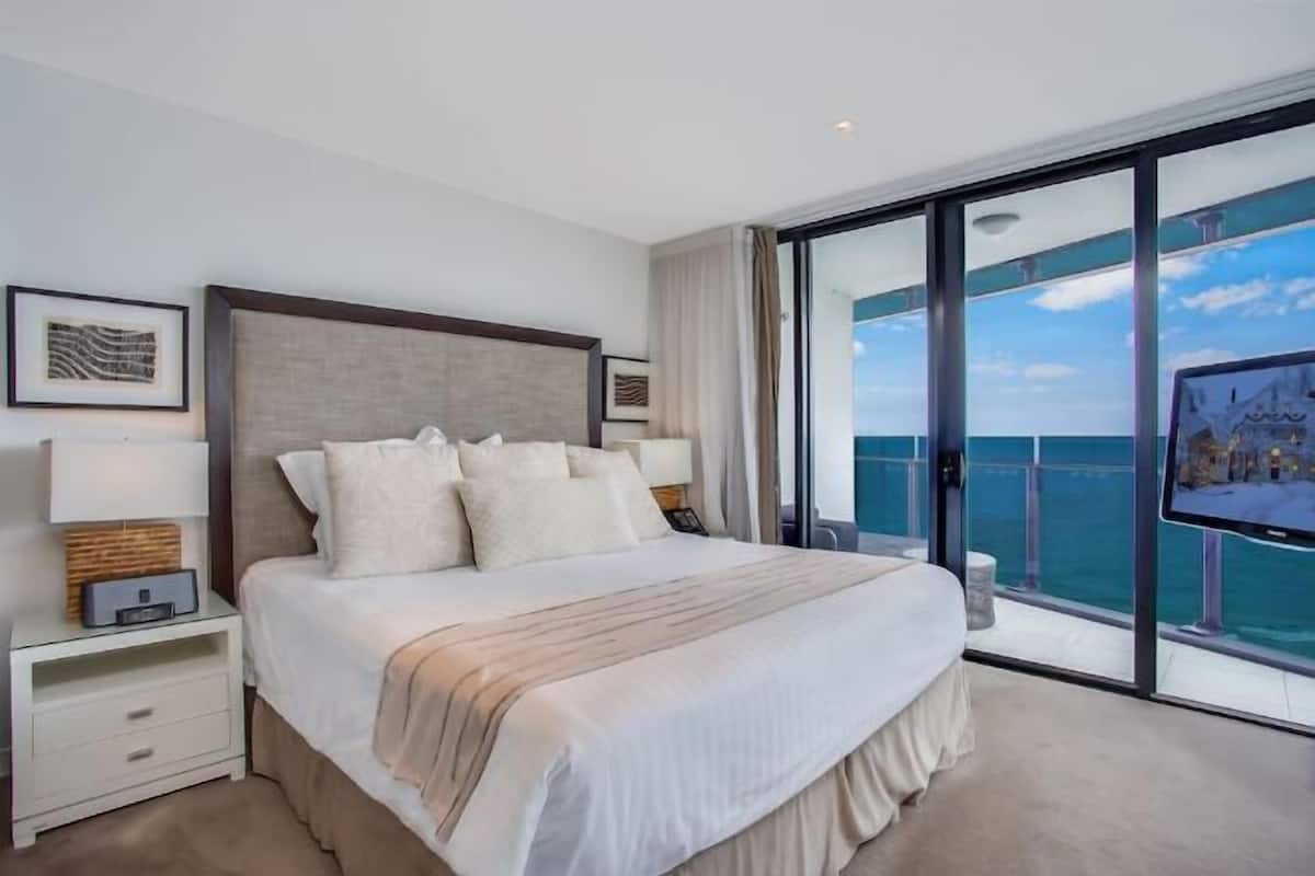 3 bedrooms, minibar, in-room safe, iron/ironing board