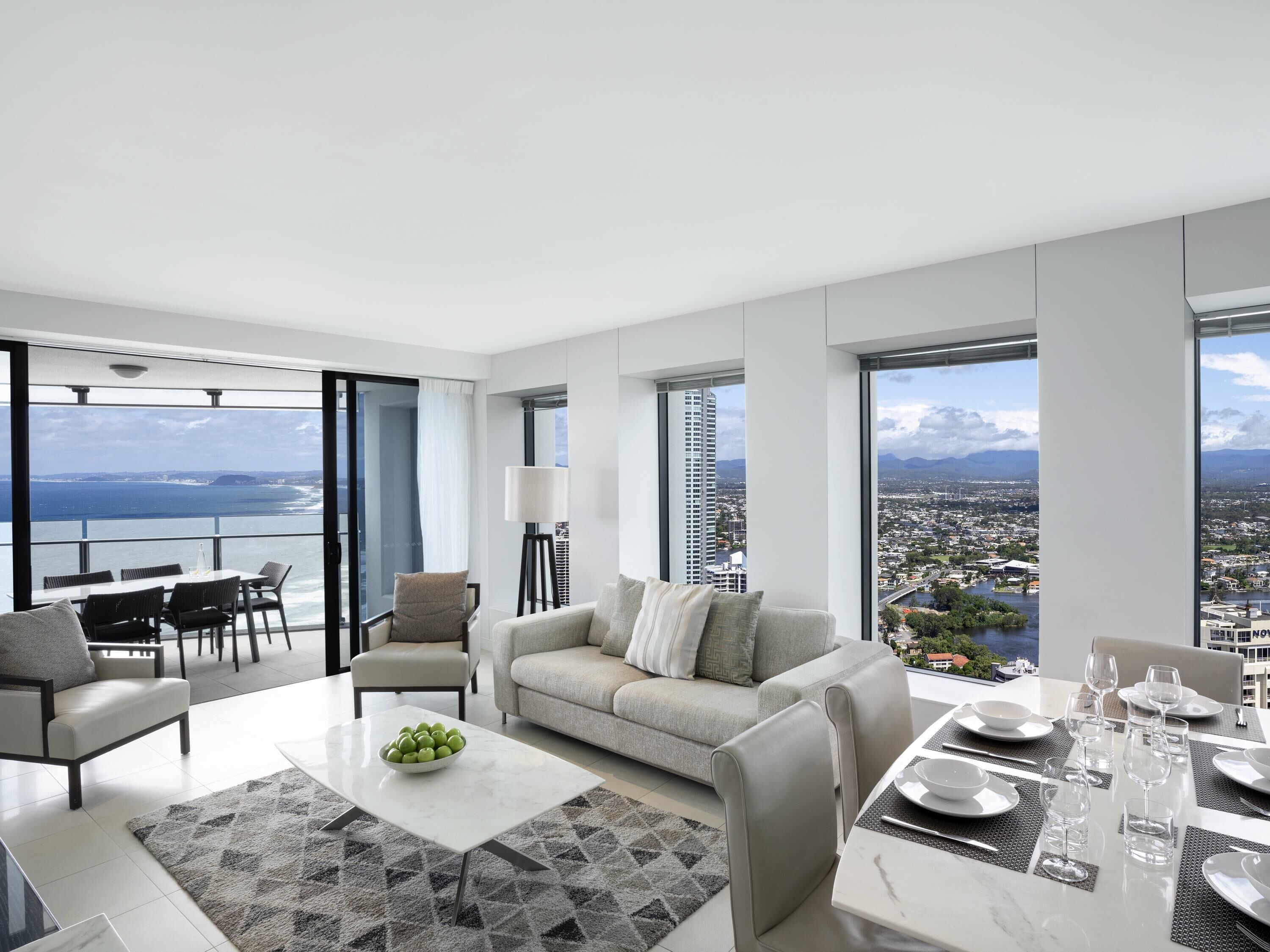 Căn hộ, 3 phòng ngủ (Sky View) | Minibar, két bảo mật tại phòng, bàn ủi/dụng cụ ủi quần áo 