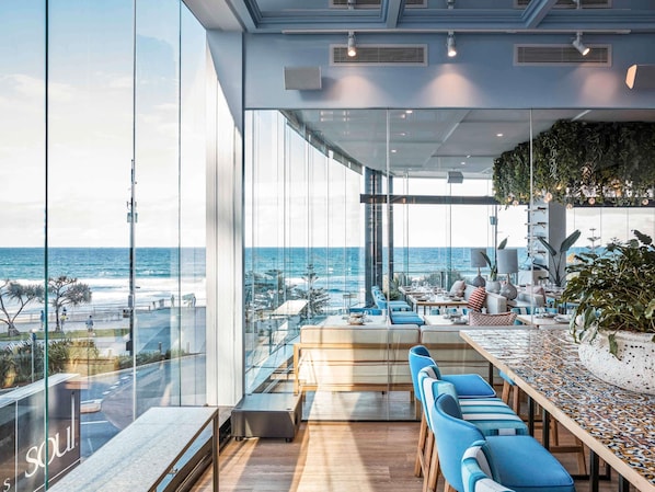 Mittagessen, Abendessen, mediterrane Küche, Blick aufs Meer