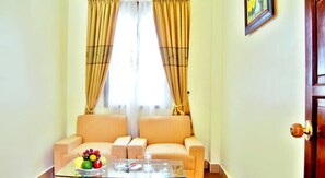 Deluxe Lake View | 1 bedroom, minibar, in-room safe, desk