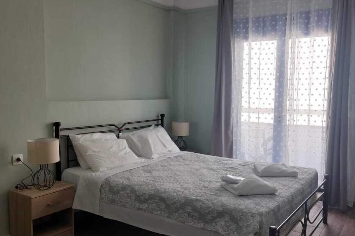 one bedroom apartment for 4 people b | 1 bedroom, blackout curtains, free wifi, bed sheets