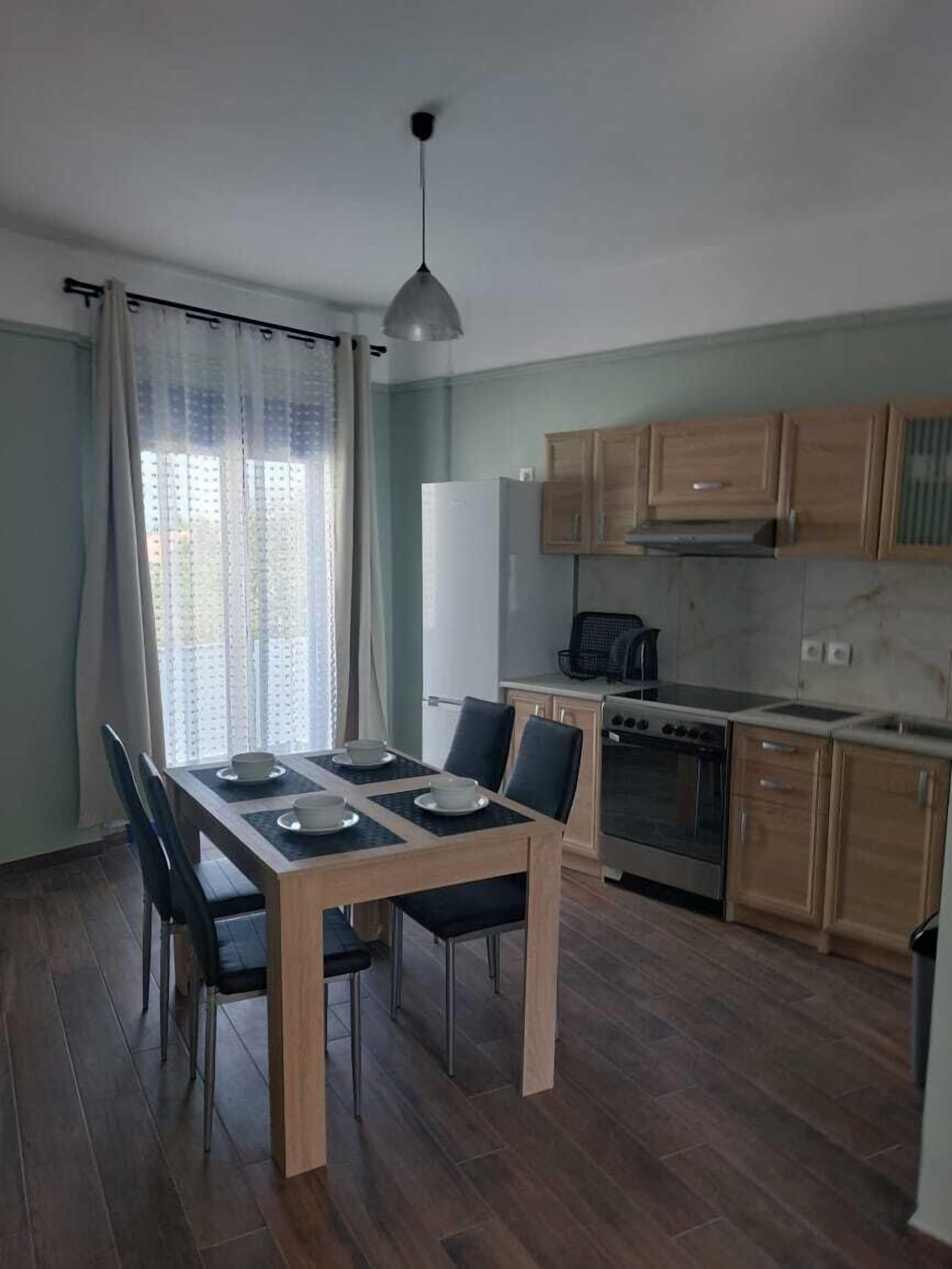 one bedroom apartment for 4 people b | private kitchen | full-sized fridge