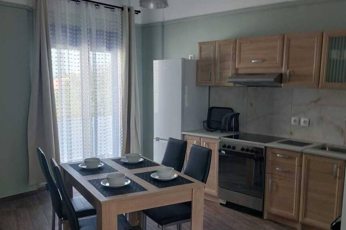 one bedroom apartment for 4 people b | private kitchen | full-sized fridge
