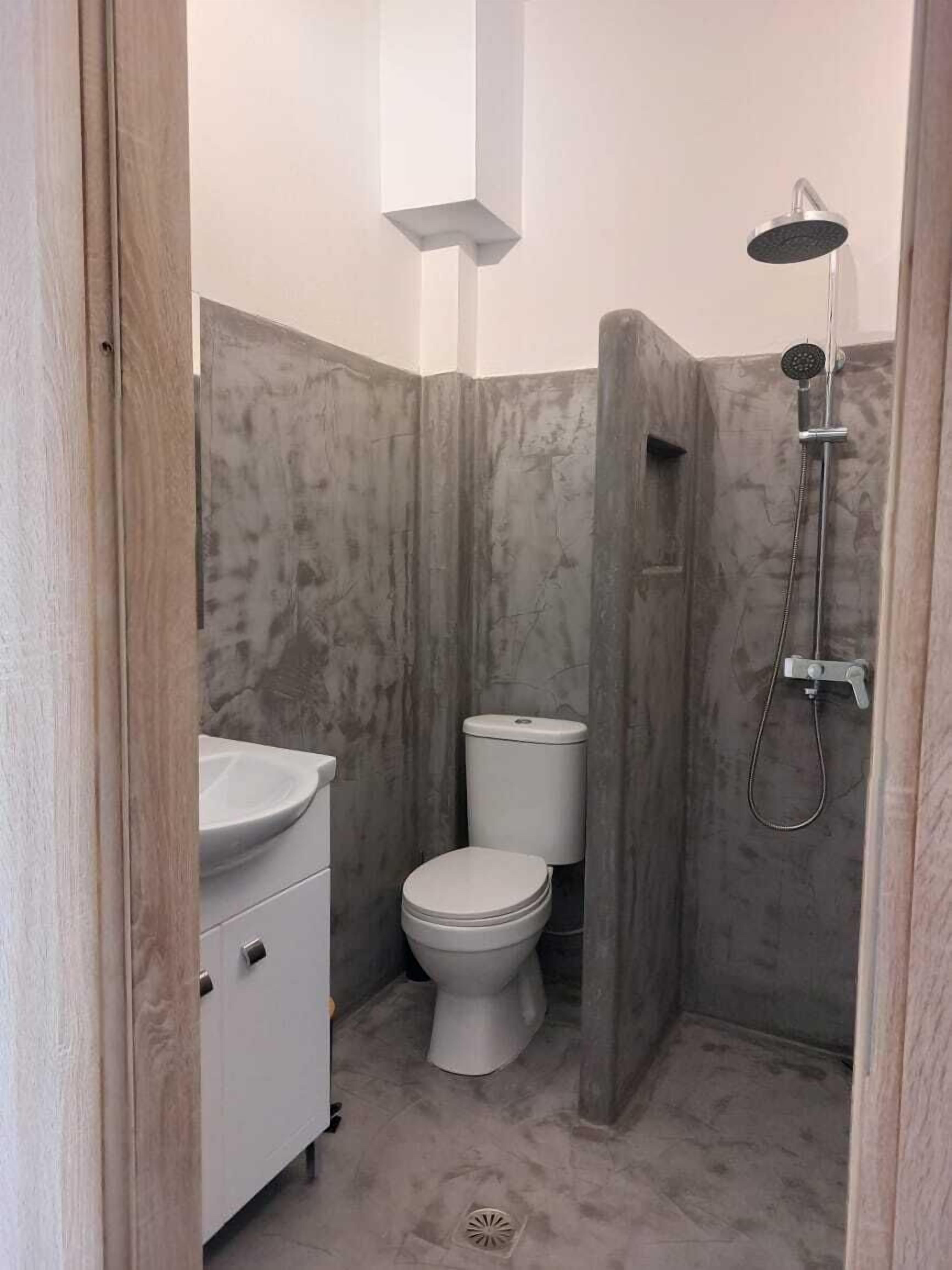 one bedroom apartment for 4 people b | bathroom | shower, hair dryer, slippers, towels