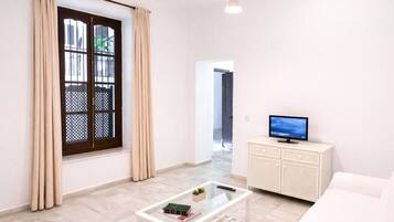 Premium bedding, blackout drapes, free WiFi, bed sheets
