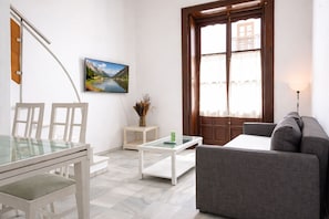 Apartment, 3 Bedrooms | Premium bedding, blackout curtains, free WiFi, bed sheets