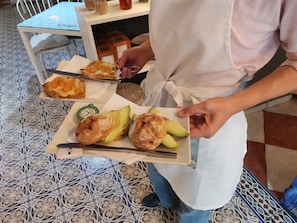 Daily continental breakfast for a fee - Apartamentos Larga 70 (El Puerto de Santa Maria)