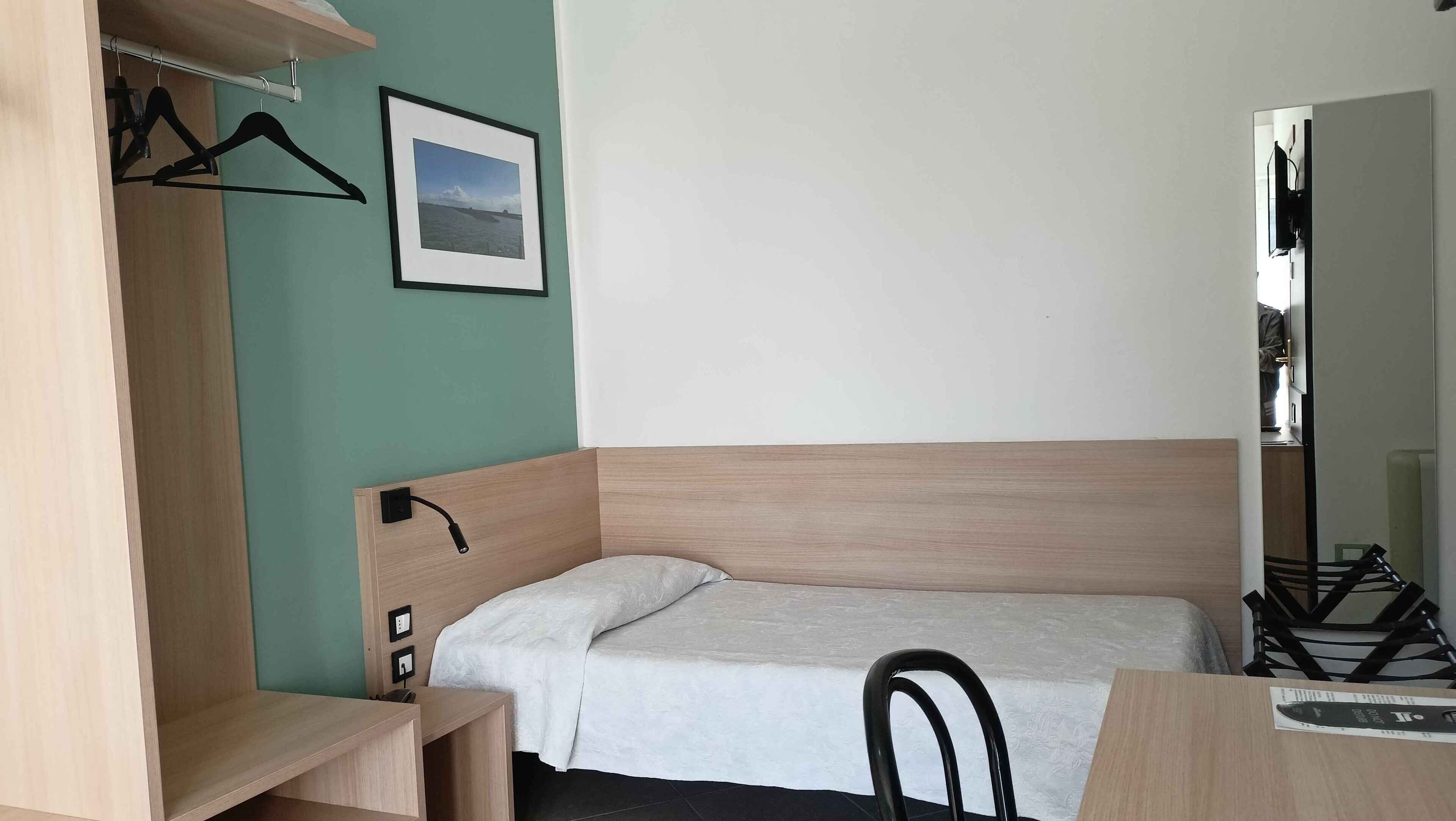 Twin Room (con balconino) | Minibar, in-room safe, desk, free WiFi