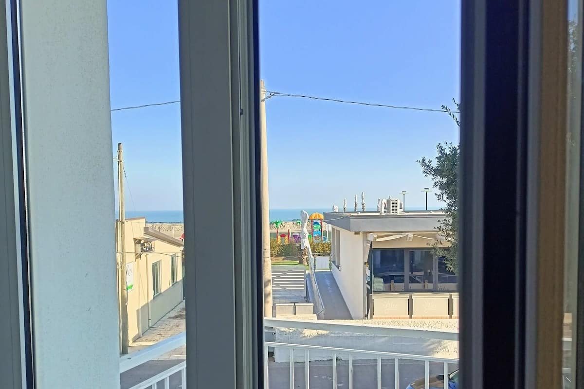 Twin kamer (con balconino) | Een minibar, een kluis op de kamer, een bureau, gratis wifi